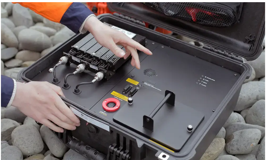 TB7306-B1G0 Tait VHF deployable repeater